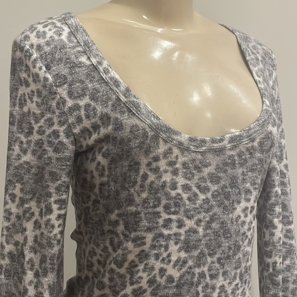 Z Supply Hollis Leopard Sweater Top Heather Grey Small - Picture 6 of 8